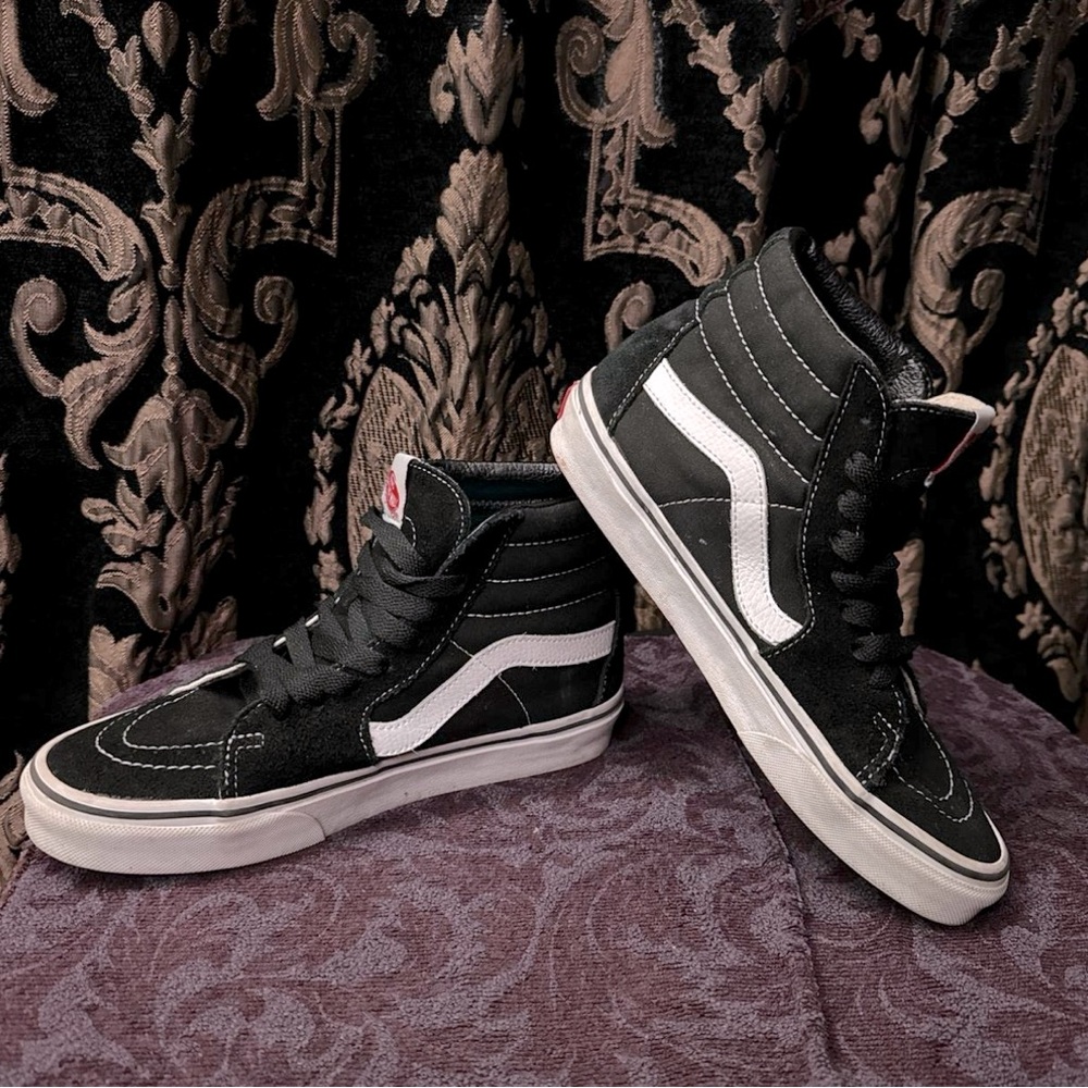 Vans black and white Sk8–Hi shoe size 7.5 women’s